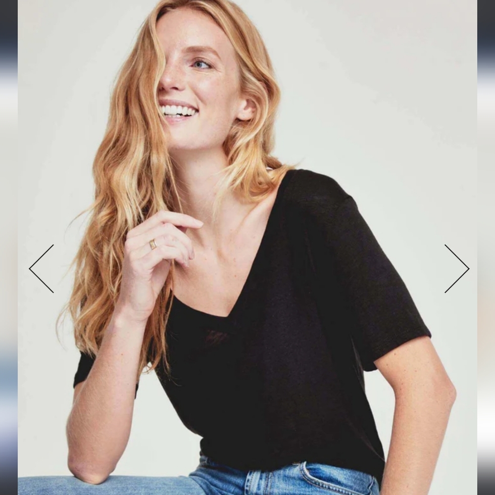 NWT Splendid Everly Slub V-Neck Tee in Black, Size SMALL